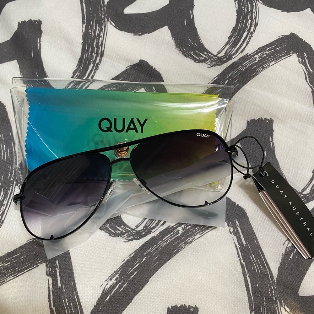 Quay High Key Sunglasses in black/fade